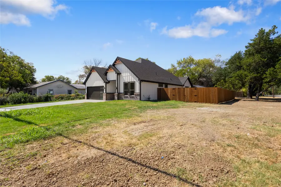 502 S 14th St, Corsicana, TX 75110 - #2