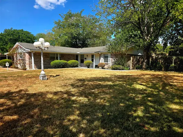 272 Palomino Drive, Saginaw, TX 76179