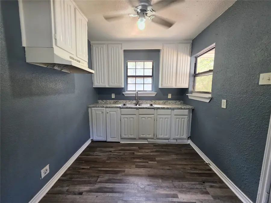 4424 Littlejohn Avenue, Fort Worth, TX 76105 - #3