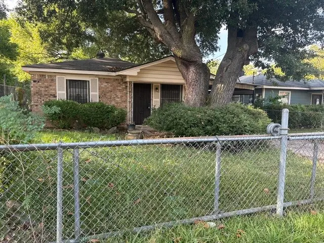 561 Sassafras Avenue, Shreveport, LA 71106 - #1