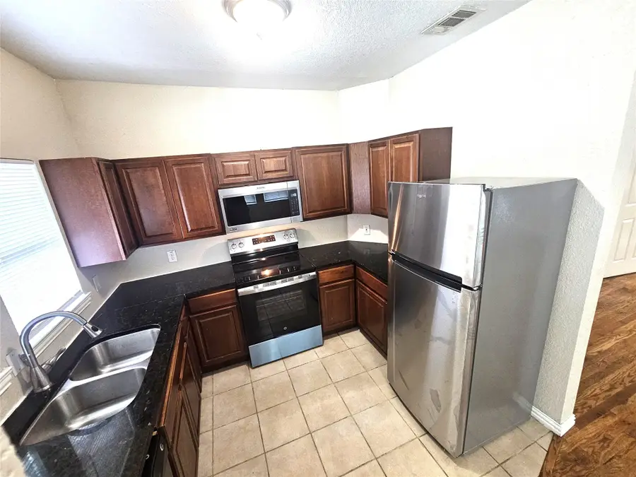 1921 & 1923 & 1925 & 1927 W 10th Street, Dallas, TX 75208 - #3