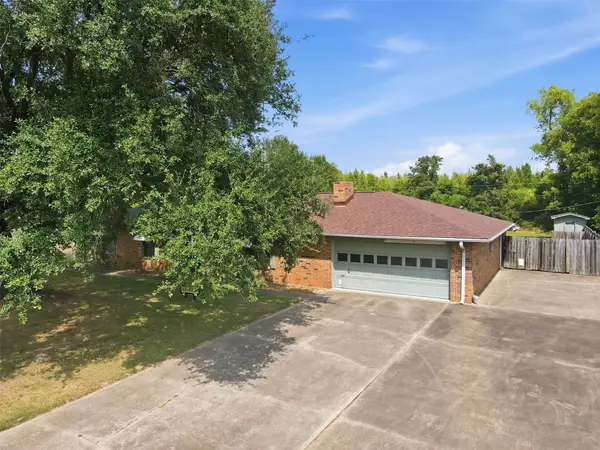 221 County Road 3220, Mt Pleasant, TX 75455