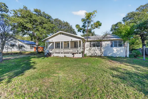 2928 Delaware Trail, Lake Worth, TX 76135