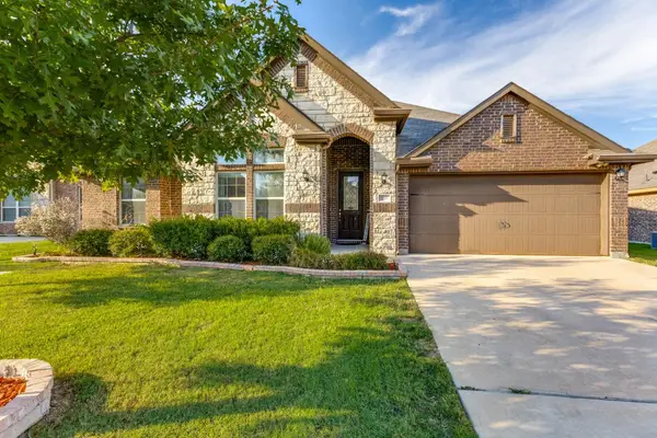 210 Ovaletta Drive, Justin, TX 76247