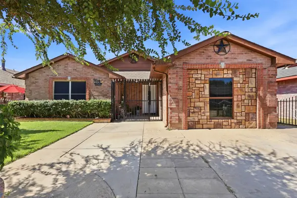 4704 Lizzy Drive, Dallas, TX 75211