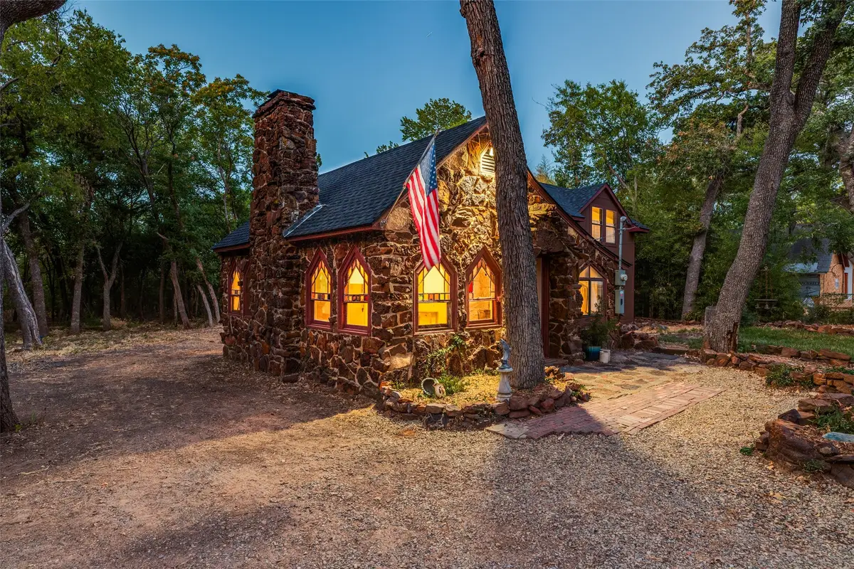 201 E 9th Street, Shady Shores, TX 76208 - #1