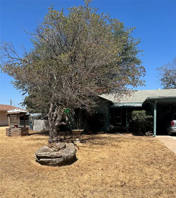 412 Harrison Avenue, Newcastle, TX 76372