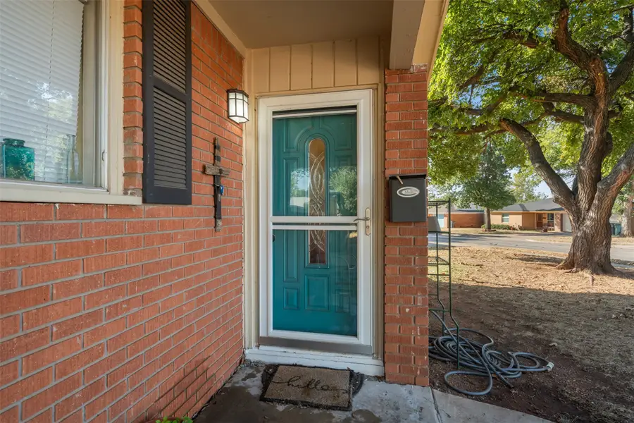 4655 University Avenue, Wichita Falls, TX 76308 - #2