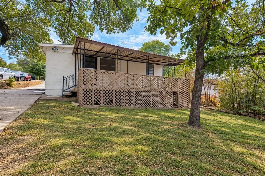 227 S Justin Avenue, Dallas, TX 75211 - #2