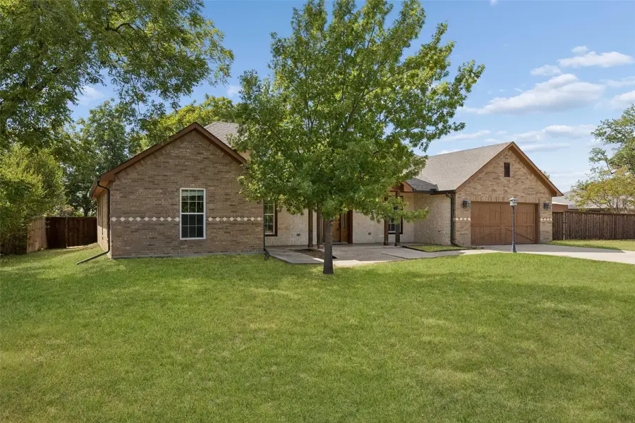 1925 Wildwood Drive, Grand Prairie, TX 75050 - #2