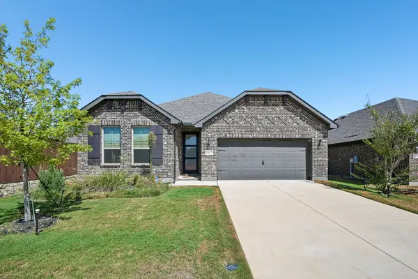 1612 Elle Lane, Aubrey, TX 76227