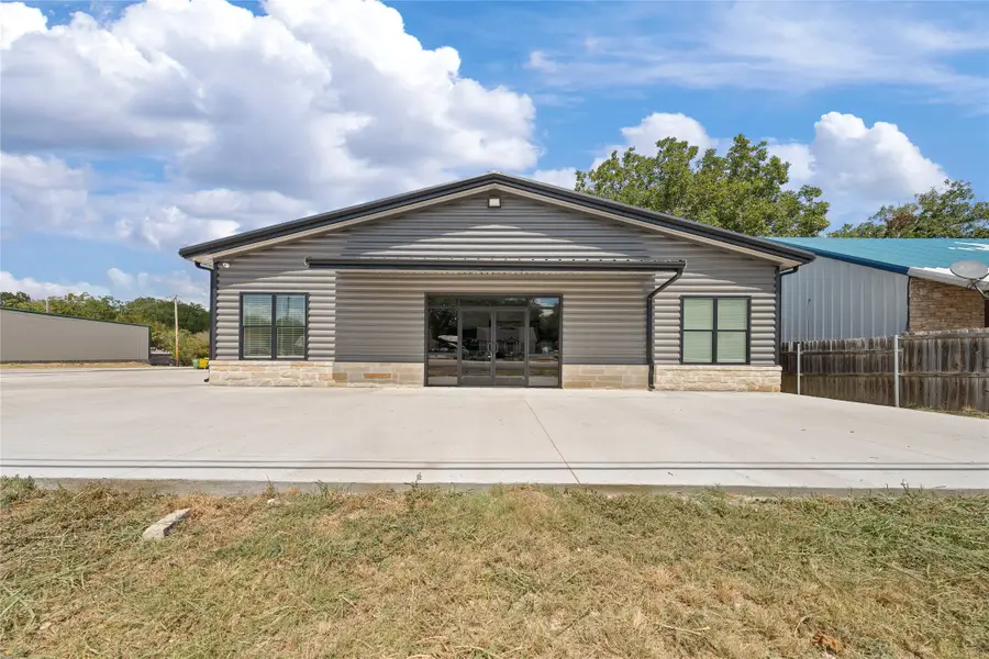 801 E Avenue C, Valley Mills, TX 76689 - #2