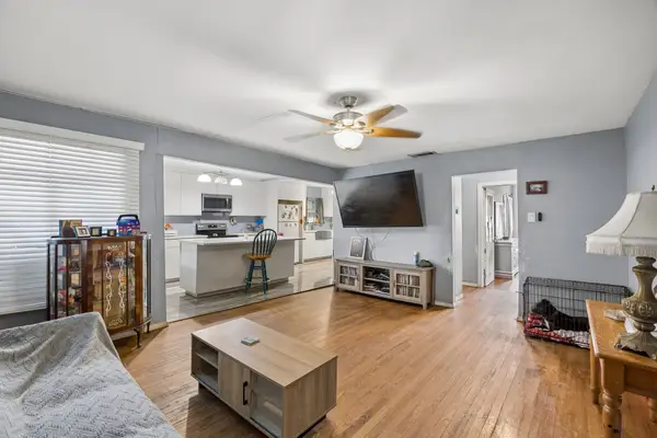 1108 S Edgefield Avenue, Dallas, TX 75208