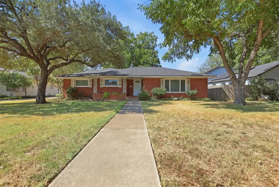 618 Bellevue Drive, Cleburne, TX 76033 - #2