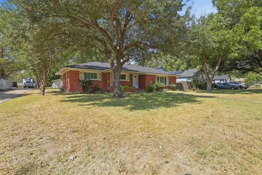 618 Bellevue Drive, Cleburne, TX 76033 - #3