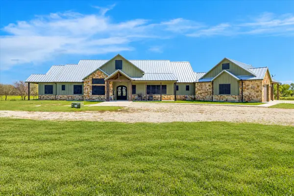 5921 Hawkeye Road, Krum, TX 76249