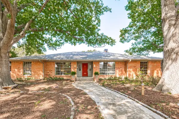 7407 Meadow Oaks Drive, Dallas, TX 75230