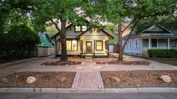 924 N Winnetka Avenue, Dallas, TX 75208