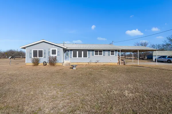 305 Cheyenne Drive, Runaway Bay, TX 76426
