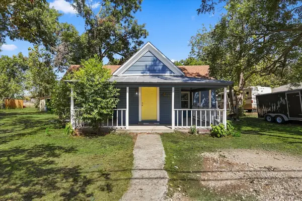 417 E Hughes Street, Collinsville, TX 76233