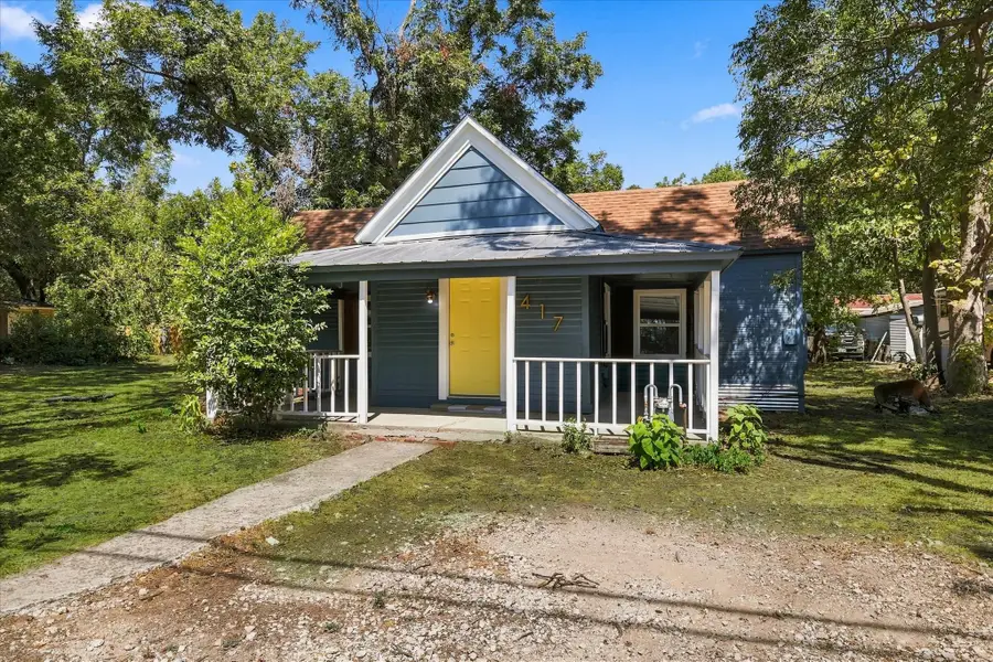417 E Hughes Street, Collinsville, TX 76233 - #2