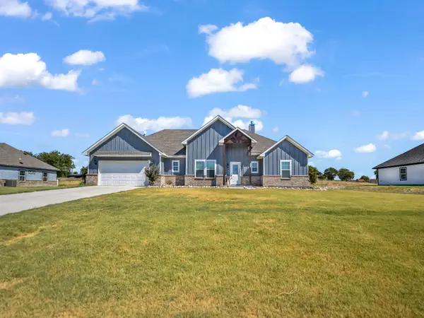 1017 Don Eve Court, Azle, TX 76020