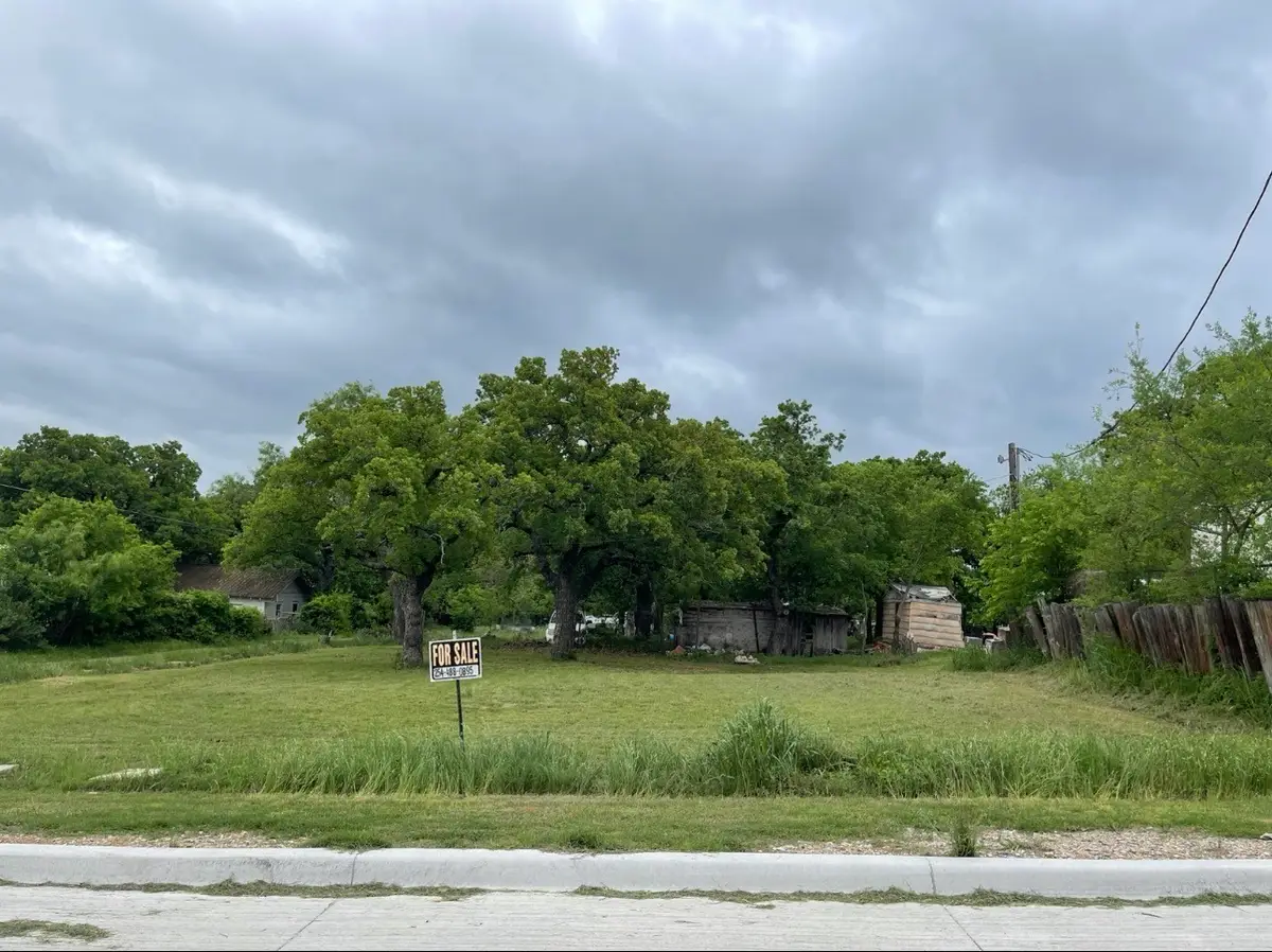 916 W Moss Street, Eastland, TX 76448 - #1