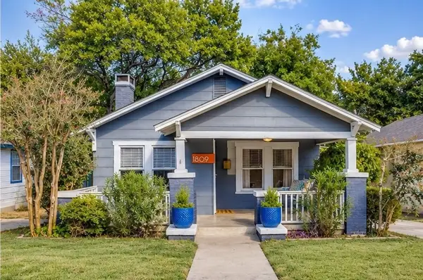 1809 Belle Place, Fort Worth, TX 76107