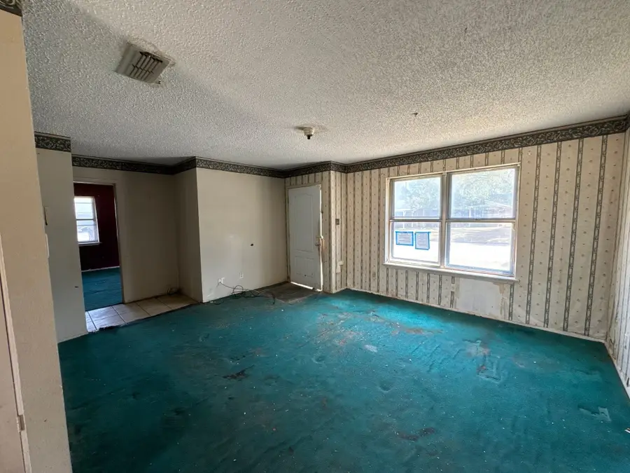 741 Calvert Street, Sulphur Springs, TX 75482 - #2