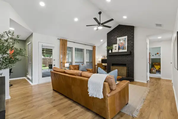 425 Kirkwood Drive, Lewisville, TX 75067