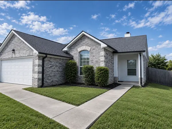 5300 Meadow Court, Flint, TX 75762