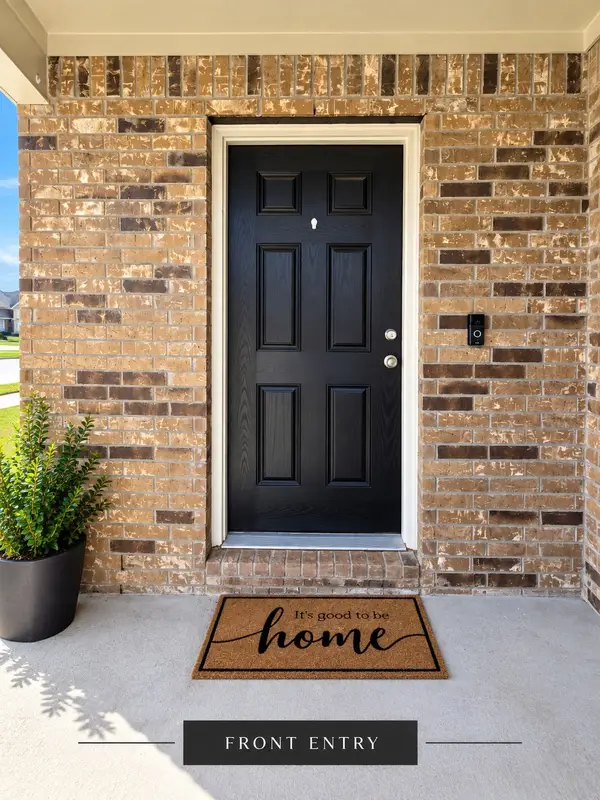 110 Arango Way, Everman, TX 76140