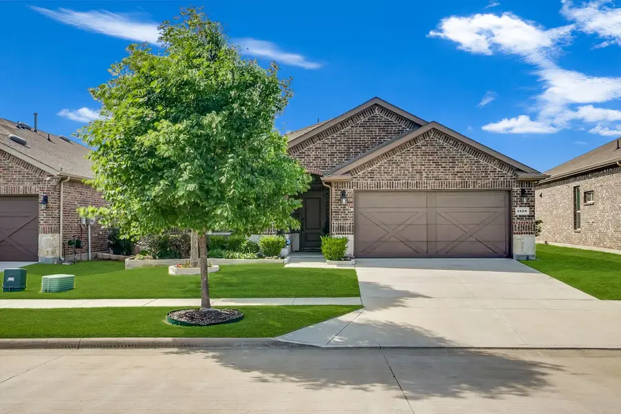 1528 Grassy Knoll Trail, Aubrey, TX 76227 - #3