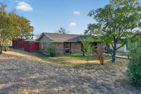 5867 Beau Purple Drive, Dallas, TX 75211