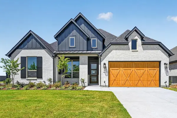 3333 Pink Petal Drive, Midlothian, TX 76084