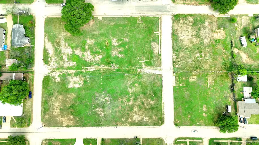 1304 S High Street, Brady, TX 76825 - #2