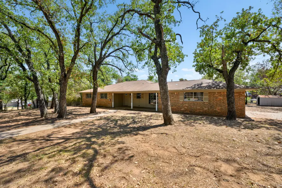 303 NW 32nd Street, Mineral Wells, TX 76067 - #2