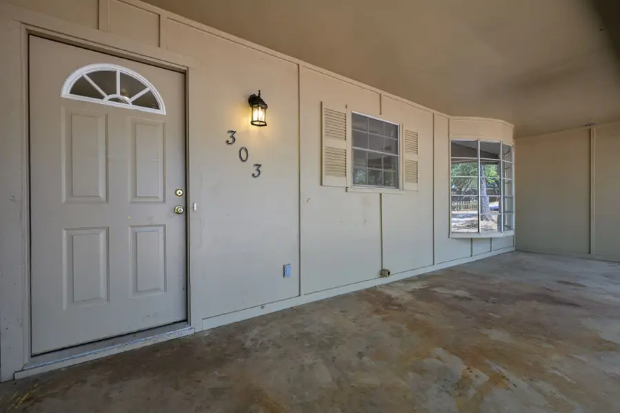 303 NW 32nd Street, Mineral Wells, TX 76067 - #3