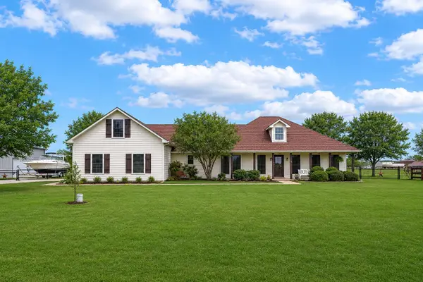 108 High Meadows Court, Decatur, TX 76234