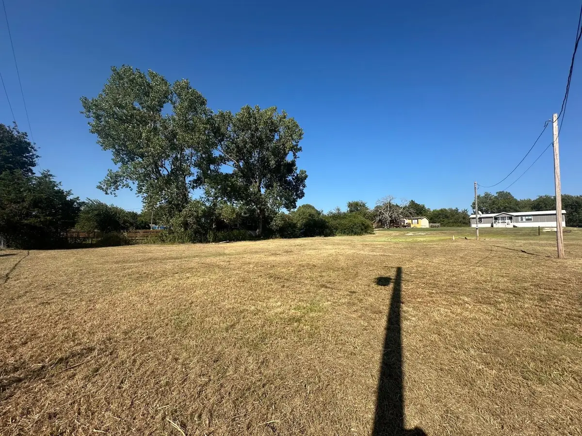 240 First Street, Oak Ridge, TX 76240 - #1