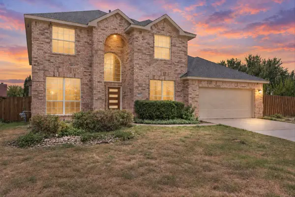 2831 Atrium Drive, Grand Prairie, TX 75052