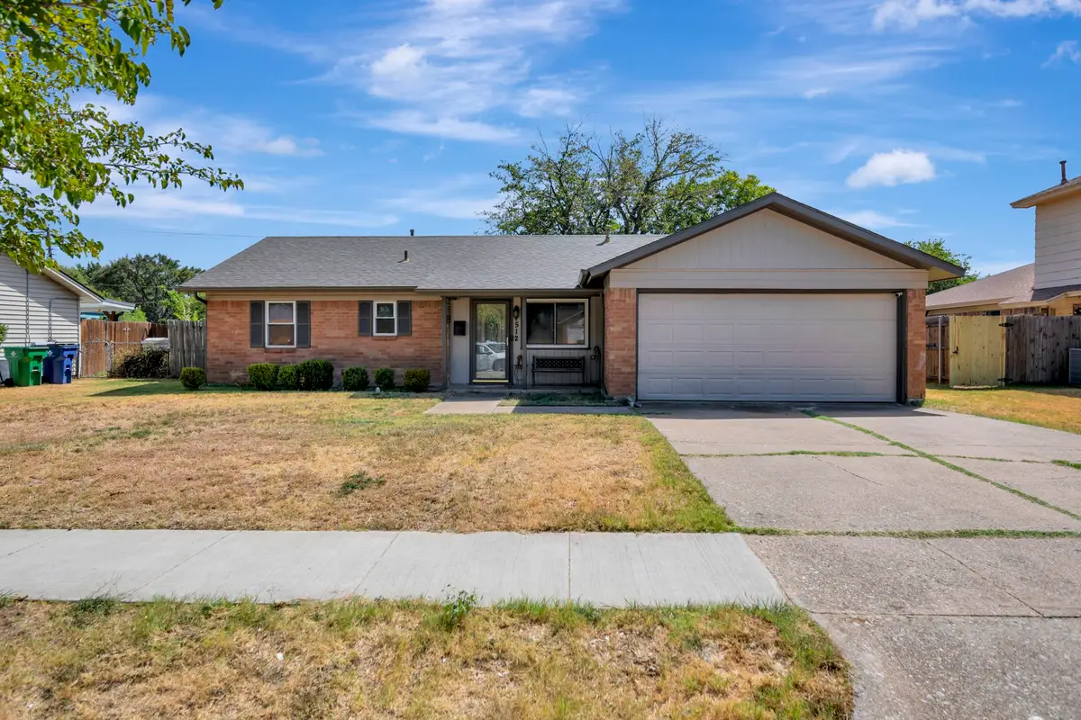 512 E Mission Street, Crowley, TX 76036 - #1