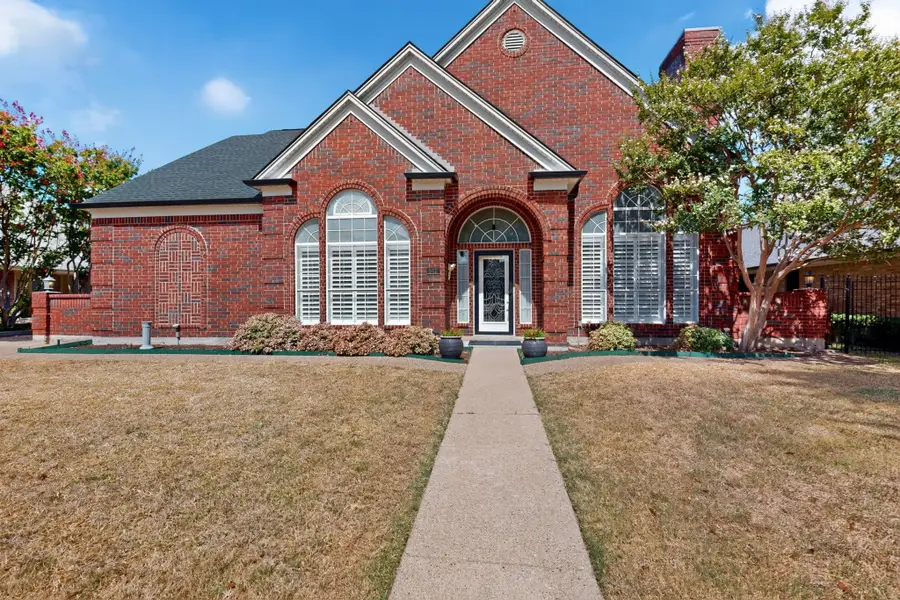 542 Clayton Street, Grand Prairie, TX 75052 - #2