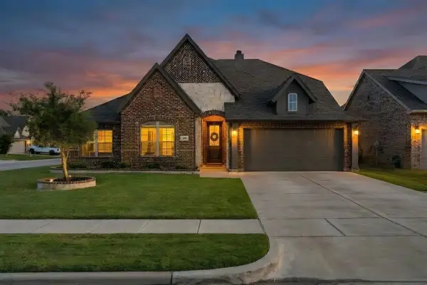 288 Brazos Street, Burleson, TX 76028