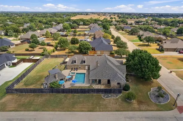 7211 Hamilton Drive, Midlothian, TX 76065
