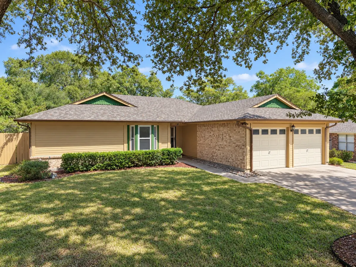 2336 Carlisle Court, Grand Prairie, TX 75052 - #1