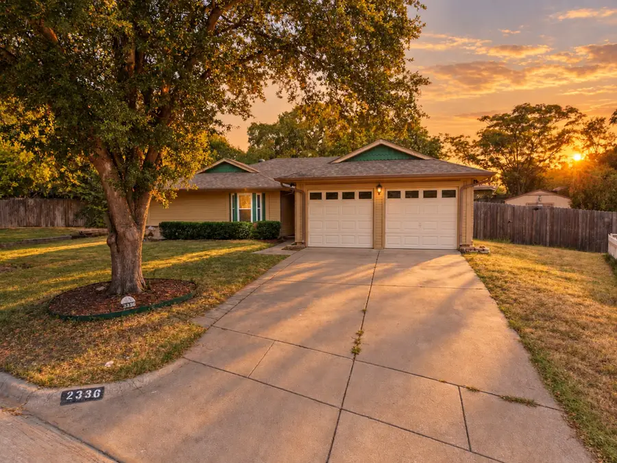 2336 Carlisle Court, Grand Prairie, TX 75052 - #2