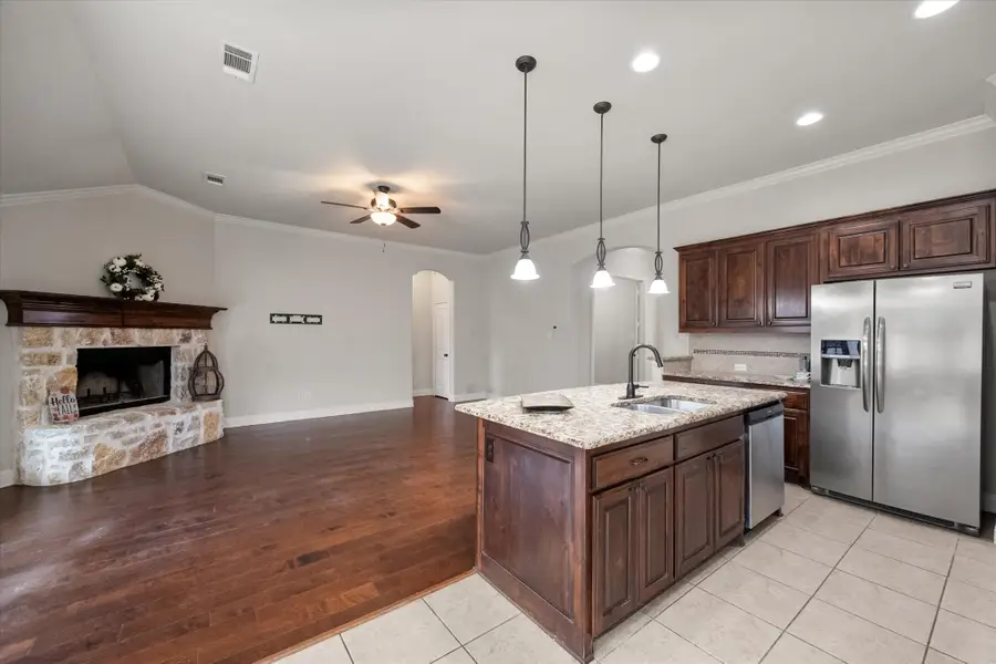 217 Cambridge Street, Waxahachie, TX 75165 - #2