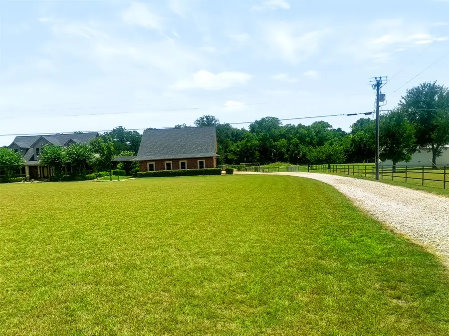1189 Heritage Creek Drive, Rhome, TX 76078 - #2