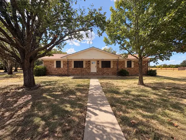 801 N Main St, Dodd City, TX 75438